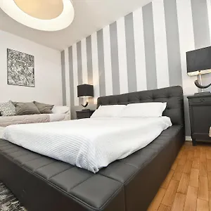 3* Pensión Maison